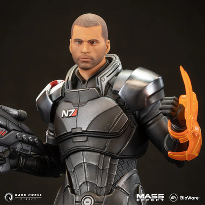Mass Effect Commander Shepard PVC Statue 23cm - with N7 Helmet
