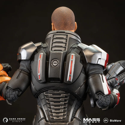 Mass Effect Commander Shepard PVC Statue 23cm - with N7 Helmet
