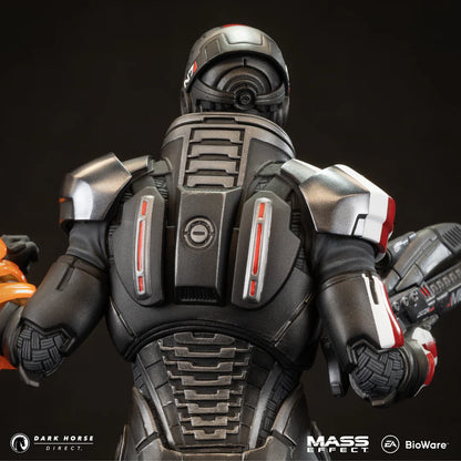 Mass Effect Commander Shepard PVC Statue 23cm - with N7 Helmet