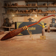 Nimbus 2000 Junior 1:1 Replik (86 cm) Besen mit Ständer – Harry Potter