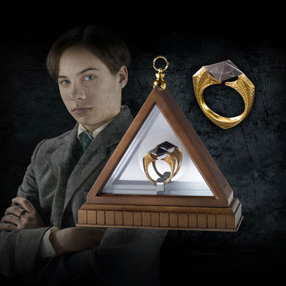 Voldemorts Horkrux-Ring als Replik – Dunkle Magie im edlen Display
